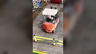 The reaction of the flexible safety fence under the impact of a forklift